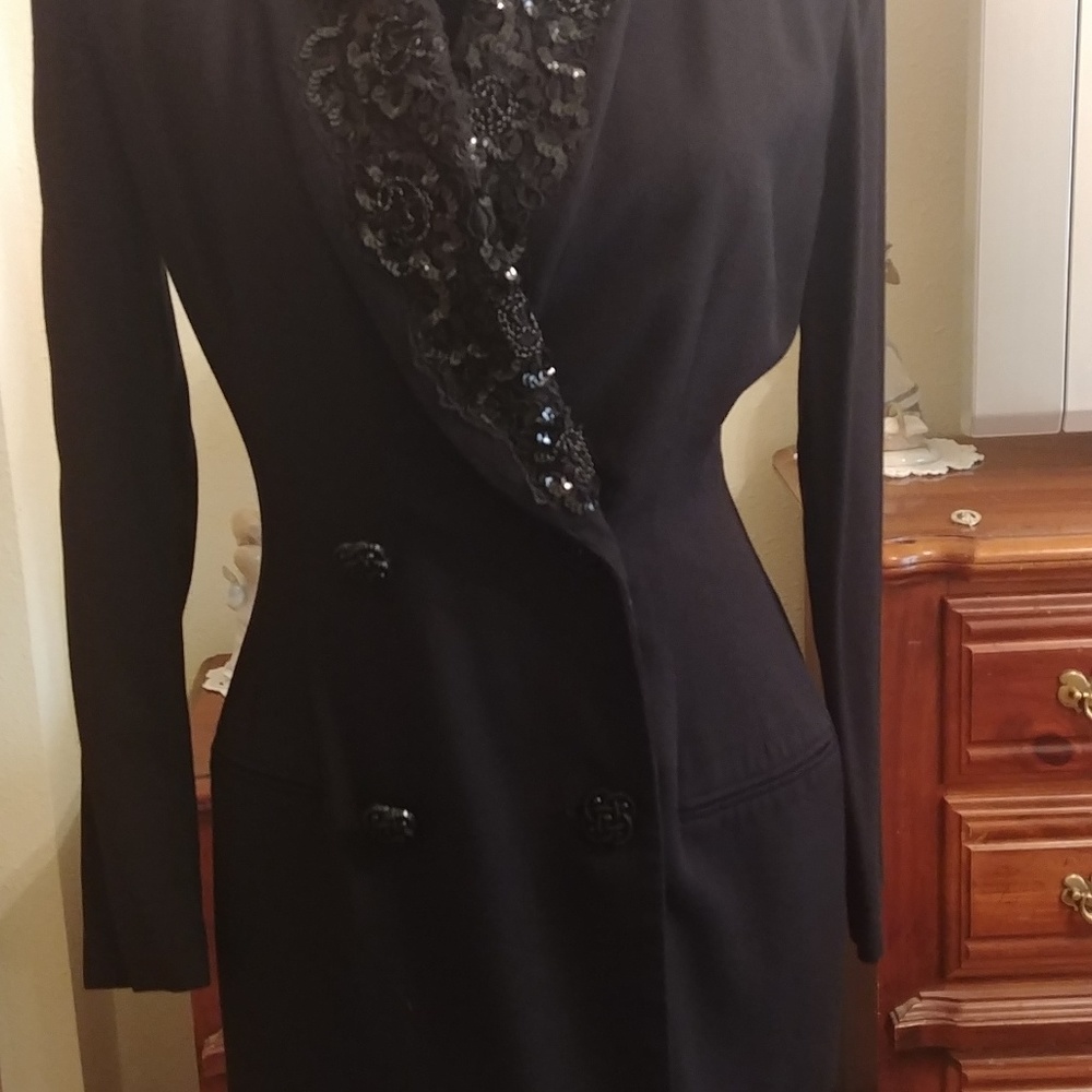 Blazer - Picture 3 of 6
